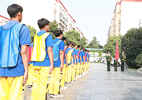 郑州万通汽车学校_军事训练